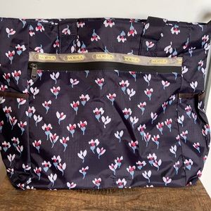 NWOT Morhua Waterproof Lightweight Travel, Gym, Diaper, Gym, Beach Bag Floral